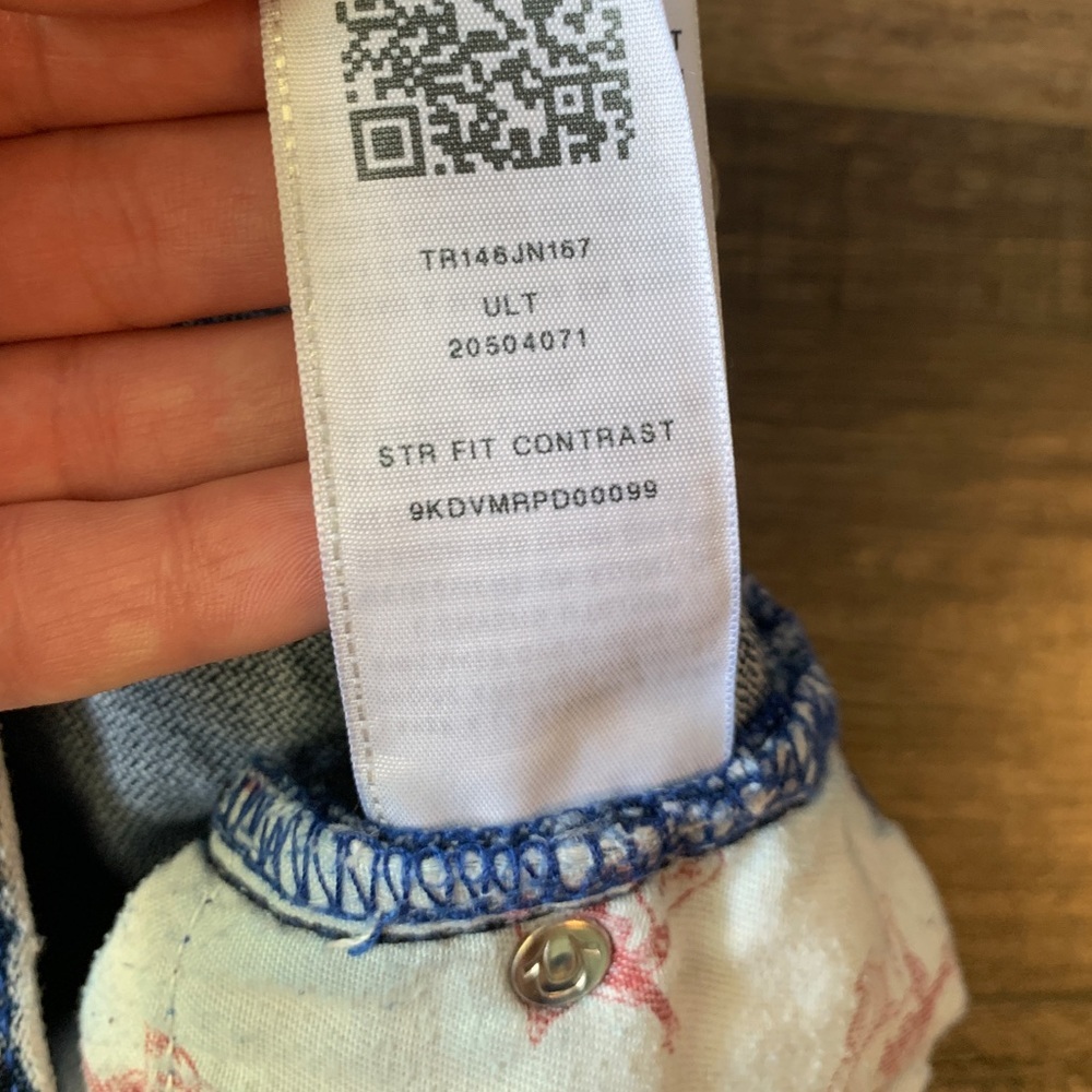 ❤️SOLD Children’s True Religion Straight Fit Contrast Acid Wash Distressed Jeans - Picture 6 of 11